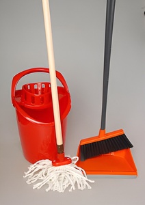 Набор "Я учусь подметать и мыть пол" - fgospostavki.ru - Красный Сулин