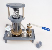 Пресс гидравлический (модель) - fgospostavki.ru - Красный Сулин